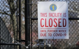  新冠疫情那一年爆发的英文(新冠病毒疫情是哪一年开始的)